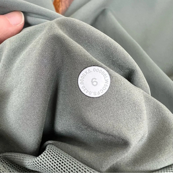 Lululemon Keep Moving Pants Size 6 Grey Sage B2 - Picture 8 of 8